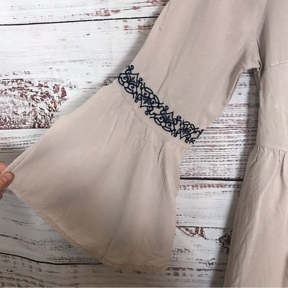 Flying Tomato Bell Sleeve Embroidered Boho Size Large Mini Dress - Picture 7 of 8